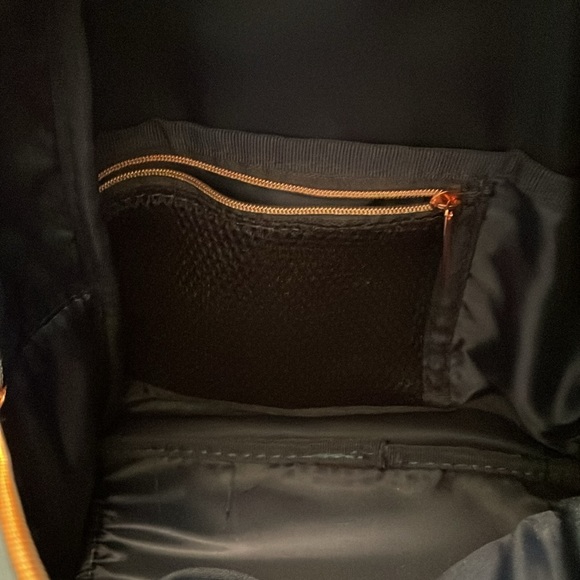 Backpack - Picture 3 of 4